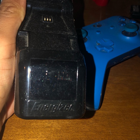 Xbox one 1TB with two remotes, remote charger dock - Picture 2 of 3